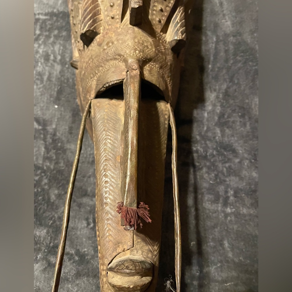 Handcrafted Tribal Wooden Mask in 🇲🇱 Mali, Africa - Picture 3 of 6